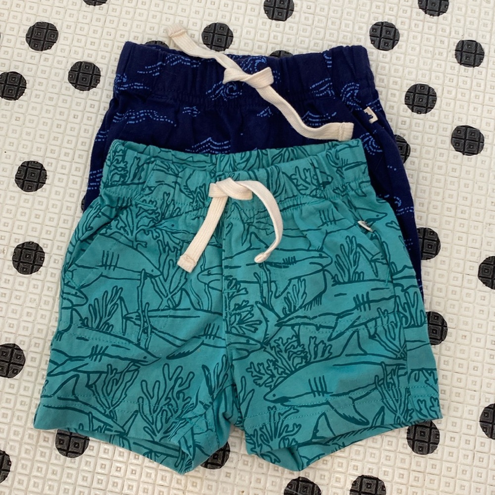 Never worn Baby gap, shark and wave shorts